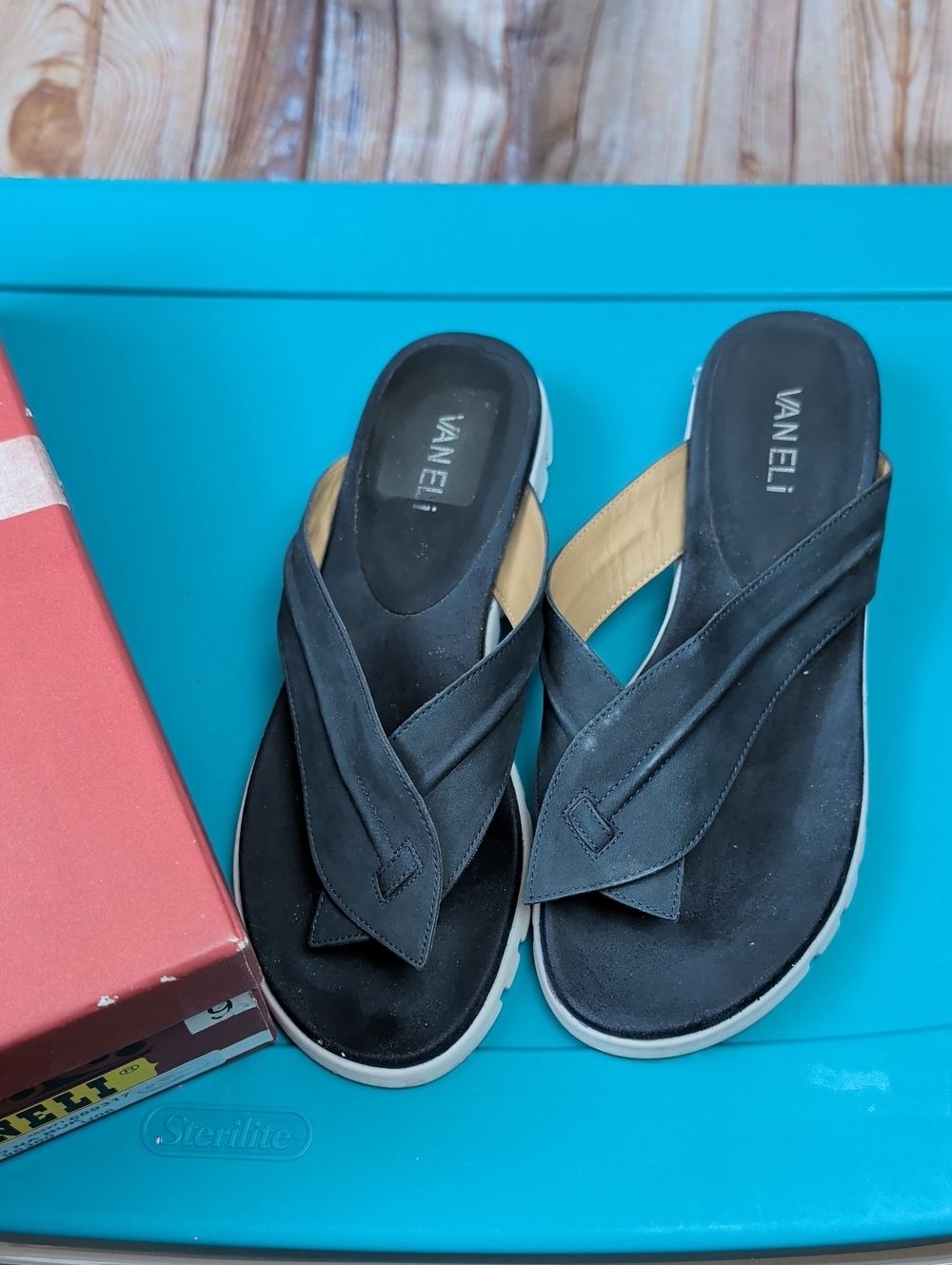 Vaneli Navy Suede Crisscross Slide Sandals 9 With Box
